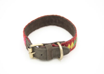 Boho Hundehalsband aus antikem peruanischem Textil – [Dunkelrot]