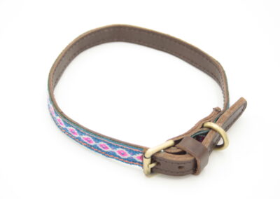 Boho Hundehalsband aus antikem peruanischem Textil – Pastell Muster